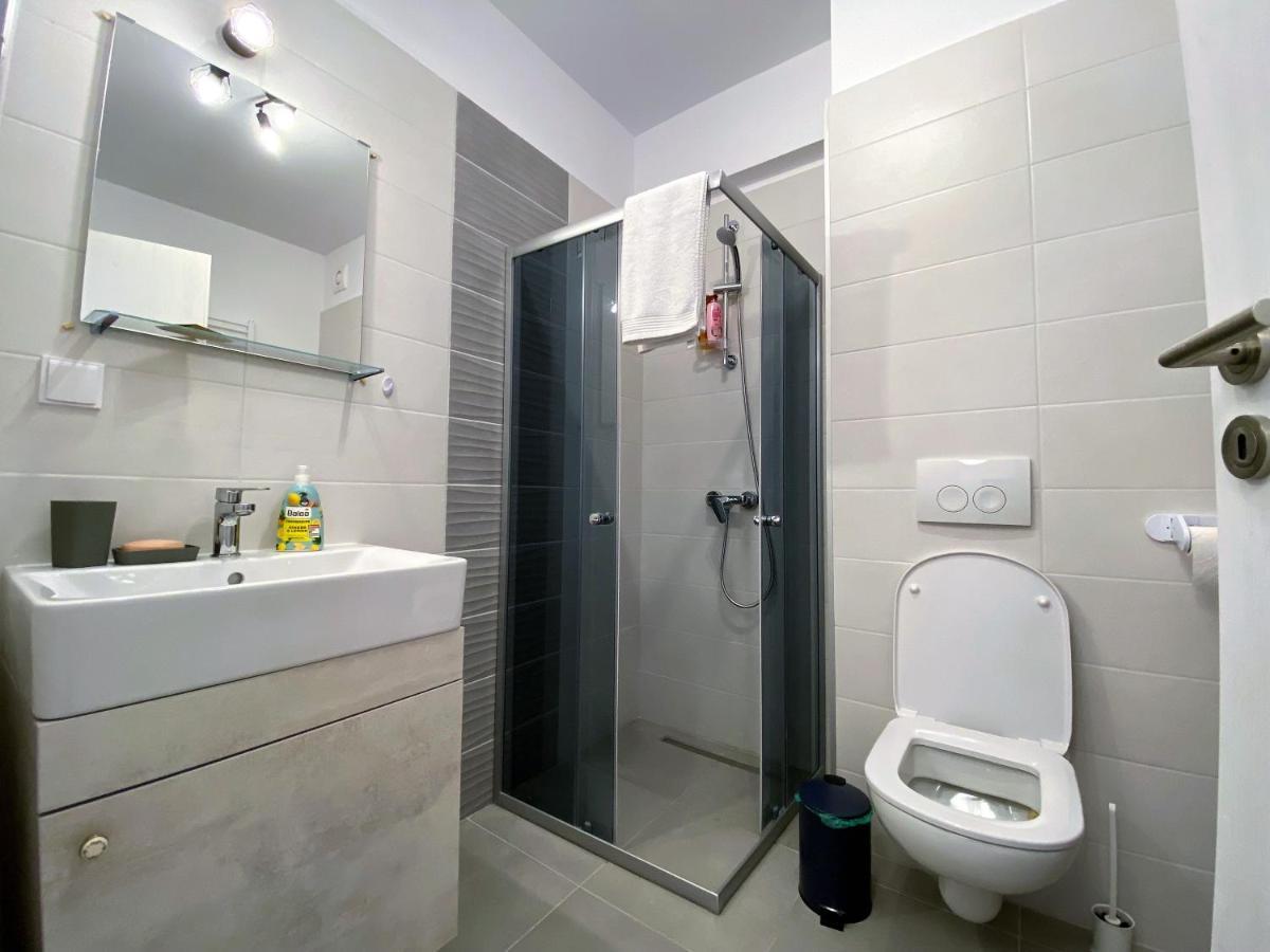 Plaza View Studio Bucureşti Exterior foto